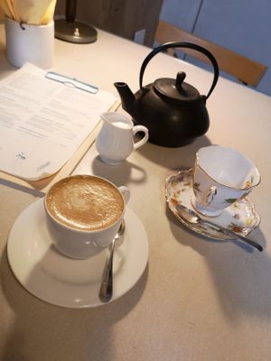 Tea at Sullaluna in Venice