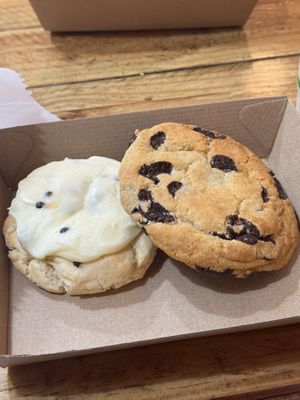 Passionfruit and chocolate chip cookies   at Goodness Gracias in Palm Beach