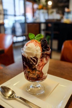 Red wine grape vegan parfait at Lily Valley in Fukuoka