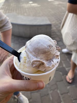 Oreo and mango yoghurt  at Oyya in Bruges