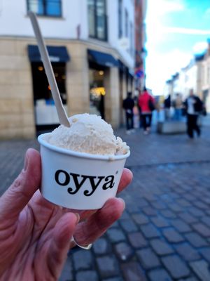 Hazelnut at Oyya in Bruges