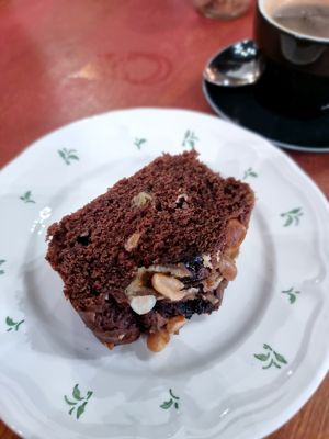 cake at Blackbird in Bruges