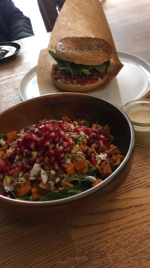 Balance Bowl and a bagel  at Blackbird in Bruges