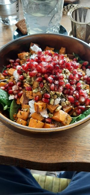 Balanced bowl for lunch 10/10 at Blackbird in Bruges