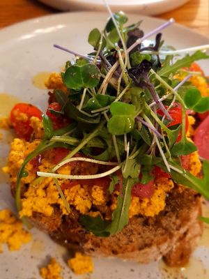 Toast tofu scramble at Blackbird in Bruges