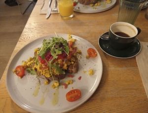 Tofu scramble: tasteful! at Blackbird in Bruges