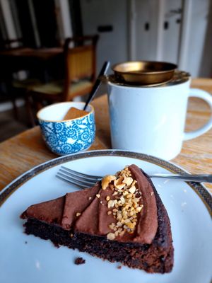 Chocolate glutenfree cake at Blackbird in Bruges