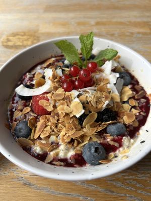 
Peanutbutter & Jelly Oats 13,50€
Chocolate paste 1€
  at Blackbird in Bruges