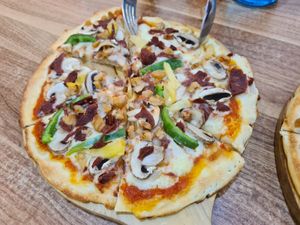Supreme pizza at iVegan Pizza in Tangerang