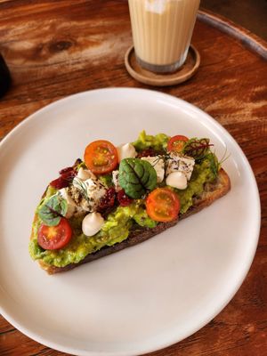Smashed avo on toast at Secret Spot - Berawa in Tibubeneng