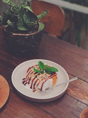 Cinnamon roll at Secret Spot - Berawa in Tibubeneng