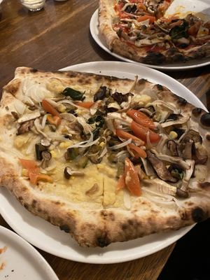 Vegan white pizza  at Pizzeria Tranquillo in Onomichi