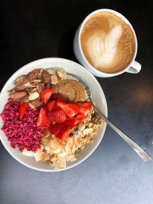 Vegan porridge + vegan cappuccino  at GRØD -Torvehallerne in Copenhagen