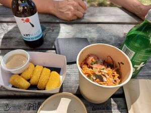 Nuggets and salad : yummy at Greenpoint Burgers in Annecy