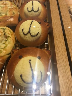  Bear buns at Chong Hua Zhai in Taichung