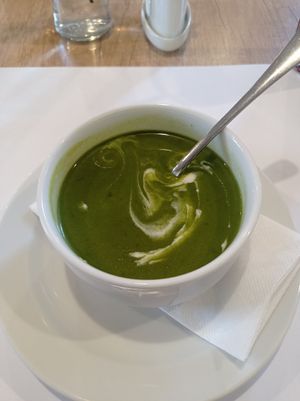 Creamy wild garlic and spinach soup with vegan cream at Ctyri Sestry in Kutna Hora