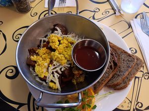  at Simon's Coffee House in Sarasota