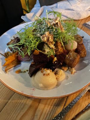 Beruit  at De Republiek in Bruges