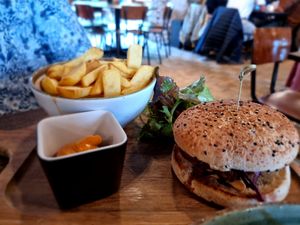 Vegan seitan burger at De Republiek in Bruges
