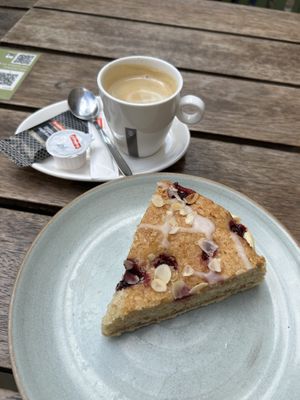 Chez Mariette 🥦 
Vegan
Best Vegan Pastry Around: Frangipane or Brownie - Instagram chezmariette
€8.50  at De Republiek in Bruges