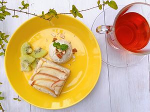 gilt free apple tart at L for You in Tokyo