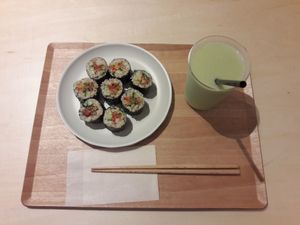 Vegan roll and Amazake smoothie at L for You in Tokyo