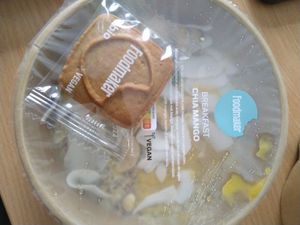 Mango chia pudding with cinnamon cookie at Foodmaker - Square in Brussels