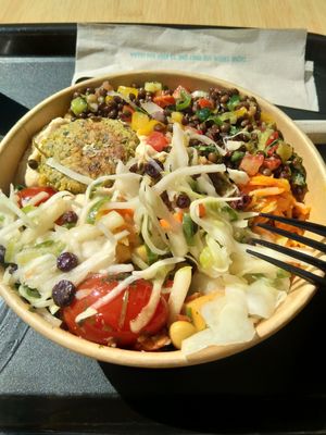 Make it yourself - vegan salad at Foodmaker - Square in Brussels