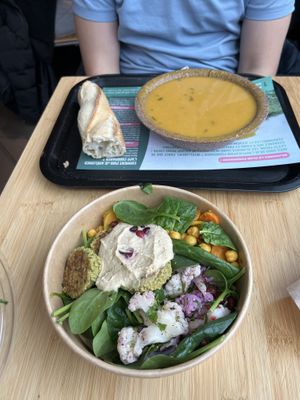 falafel bowl and lentil soup 🍲   at Foodmaker - Square in Brussels