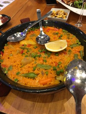 Vegetable paella at Espana Cani in Madrid