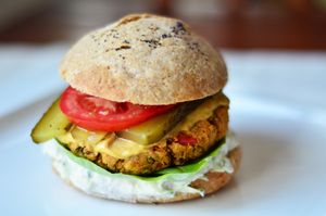 Vegan burger at Pofta de Verde in Constanta