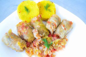 Sarmalute cu quinoa si mamaliga cu turmeric at Pofta de Verde in Constanta