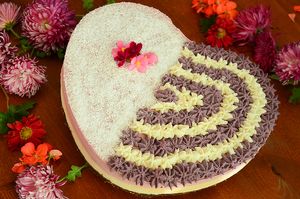 Tort trio raw at Pofta de Verde in Constanta