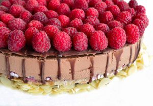 Tort raw vegan cu zmeura at Pofta de Verde in Constanta