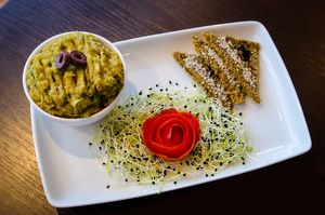 Salata de vinete cu avocado at Pofta de Verde in Constanta