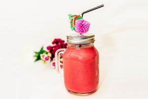 Milkshake vegan de capsuni at Pofta de Verde in Constanta