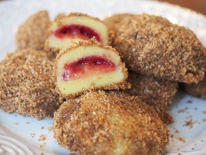 Galuste dulci cu prune at Pofta de Verde in Constanta