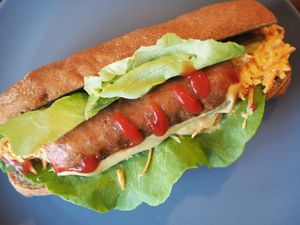 Hot-dog vegan Beyond Meat at Pofta de Verde in Constanta