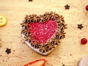 Valentine's Day raw vegan cake at Pofta de Verde in Constanta