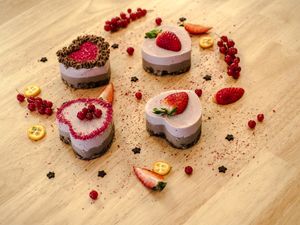 Valentine's Day raw vegan cakes at Pofta de Verde in Constanta