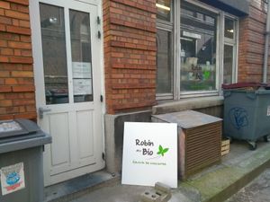 The entrance at Robin des Bio in Lille
