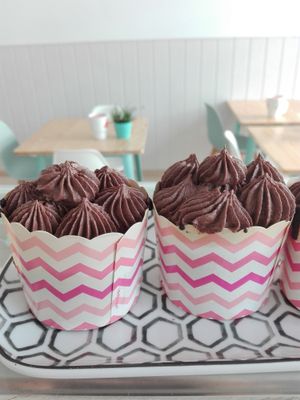 Cupcake of  chocolate and peanut butter at A Vegana in Portimao