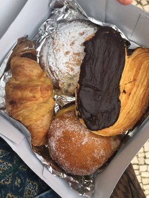 Cruasán de chocolate, “Berliner”, palmera y “arrufada” D E L I C I O S O S at A Vegana in Portimao