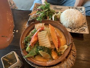 Curry mit veganem Rundfleisch  at Anamit in Dresden