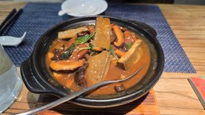 Perfect comfort food after a long day at Jiayuan 家源 in Guangzhou