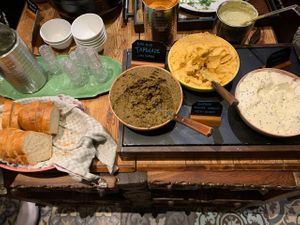 Tartinades et sauces illimitées at Hermans in Stockholm