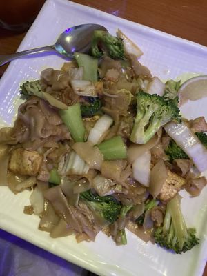 Pad see ew at Thai Love NY in Syracuse