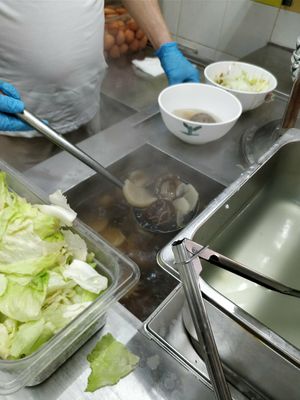 Uncle says they only use quality ingredients! 👍🏼 at San Ho Gourmet 三和美食 in Central Singapore
