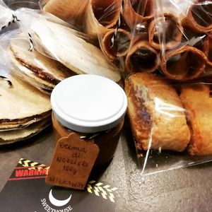 We ship in Italy and Europe, see our site! This was one of the last order we made  at Milkaway in Naples