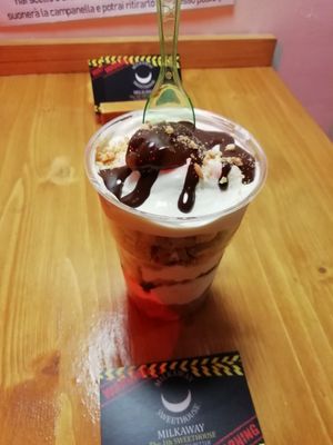 Golosino Milkaway 🖤💛🌙 unique at Milkaway in Naples